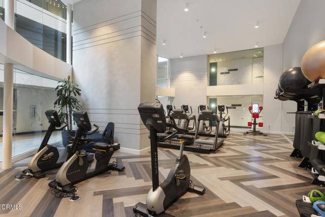 400 S Broadway, Los Angeles CA: https://media.crmls.org/mediaz/79e3b2e5-73fb-4b86-800a-bf59269b4247.jpg