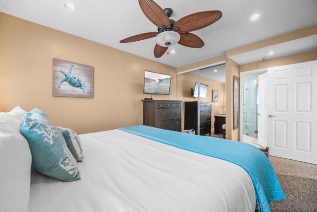 2808 Bayside Walk, San Diego CA: https://media.crmls.org/mediaz/79e3c941-e6ae-45e1-9720-80f0fdeeb886.jpg