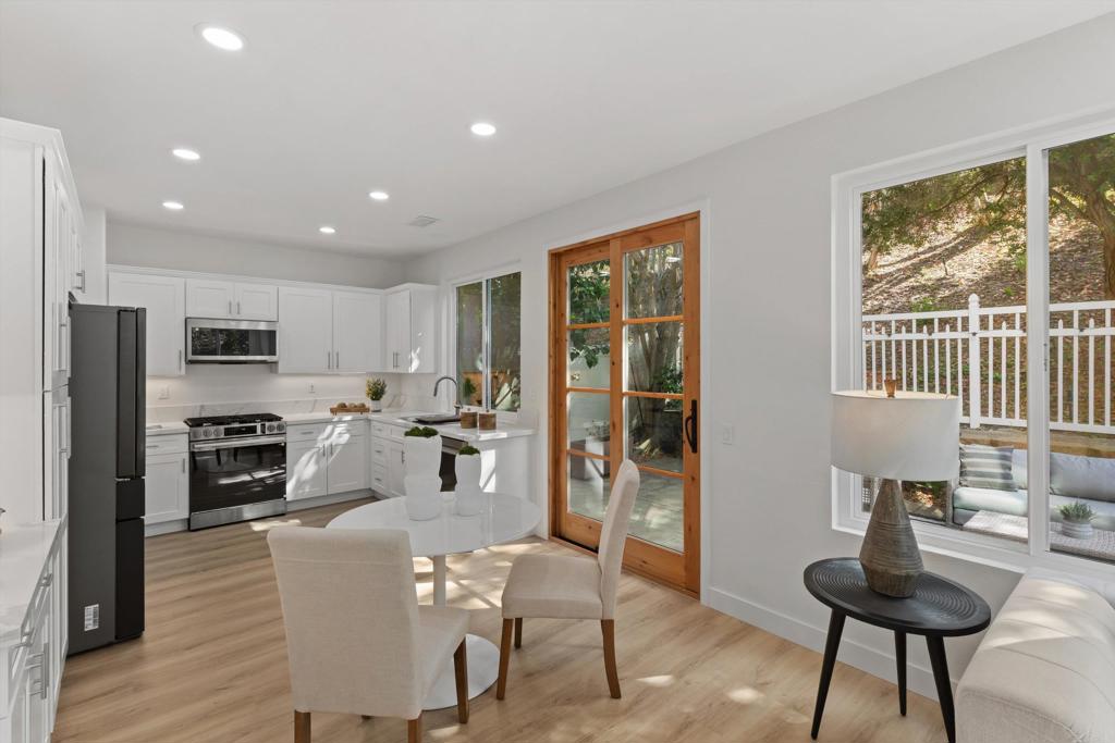1136 Monterey Place - photo 13