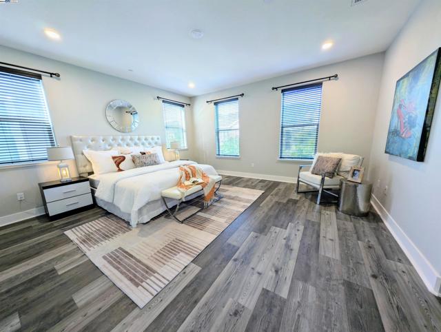 1380 Brookline Loop, Pleasanton CA: https://media.crmls.org/mediaz/79e3e926-4992-46e4-ba4f-48754d802733.jpg