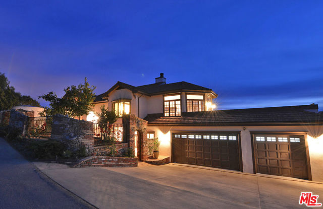 22252 W ALTA Drive, Topanga CA: https://media.crmls.org/mediaz/79e43488-bd51-44a5-9381-eb9c01d084cb.jpg