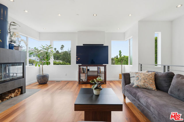 512 Irena Avenue, Redondo Beach, California 90277, 5 Bedrooms Bedrooms, 0 ,3 BathroomsBathrooms,Residential,For Sale,Irena,0,26860787