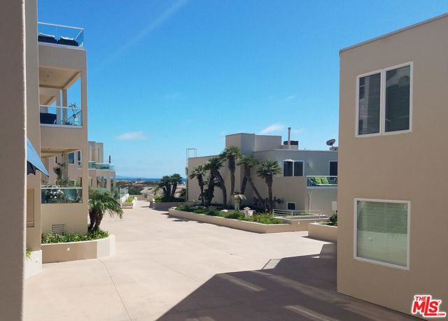 7301 Vista Del Mar, Playa del Rey CA: https://media.crmls.org/mediaz/79e4f4cc-a2d2-4f2b-8911-ad55e070b1ac.jpg