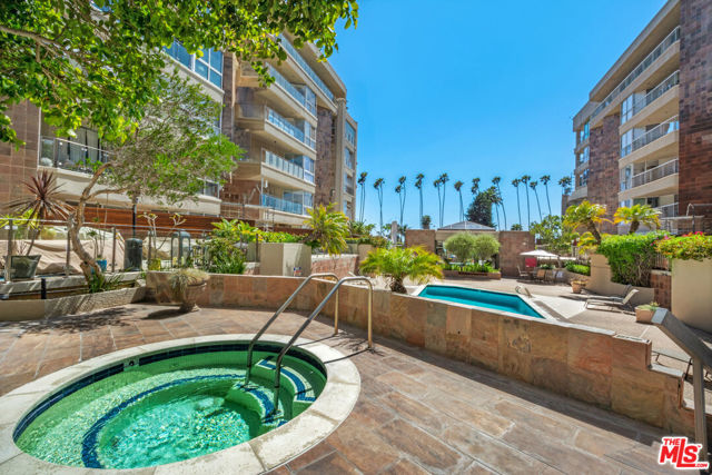 515 Ocean Avenue, Santa Monica CA: https://media.crmls.org/mediaz/79e52173-e2c3-46d7-bea3-60ad7334525c.jpg