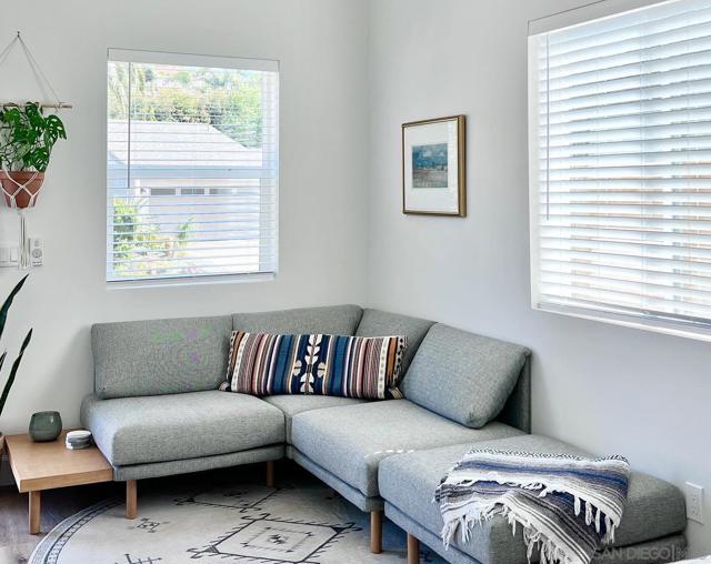 6732 6734 Antilope St, Carlsbad CA: https://media.crmls.org/mediaz/79e56960-7044-438a-b4bc-e0f3a05117db.jpg