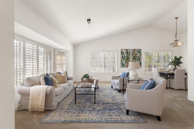 Detail Gallery Image 2 of 35 For 815 Boyle Ave, Escondido,  CA 92027 - 4 Beds | 3 Baths