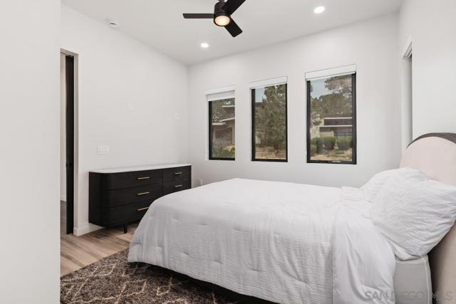 341 Hidden Pines Road, Del Mar CA: https://media.crmls.org/mediaz/79e5f33c-a601-482b-90e6-e9cb3ec578d9.jpg