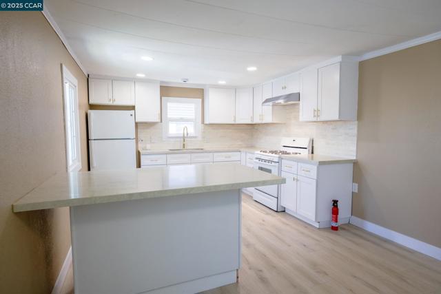 4400 Gateway Rd, Bethel Island CA: https://media.crmls.org/mediaz/79e6183d-0474-45df-8ef9-0133fcf34737.jpg