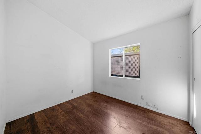 Home for Sale in Lakeside