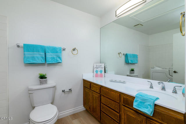 Detail Gallery Image 9 of 40 For 42082 Village 42, Camarillo,  CA 93012 - 2 Beds | 2 Baths