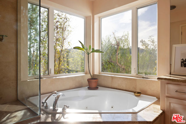 Image 24 of 57 For 2671 Astral Drive