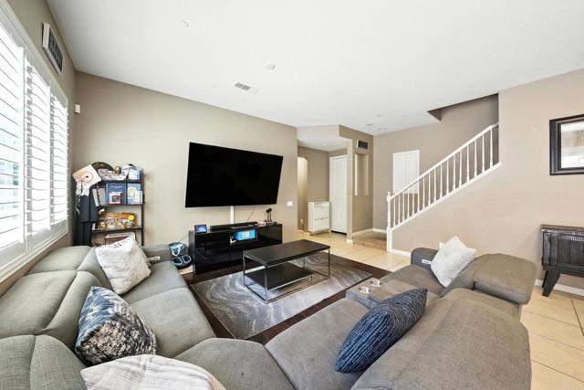 Detail Gallery Image 10 of 48 For 1528 Carpinteria St, Chula Vista,  CA 91913 - 5 Beds | 4 Baths