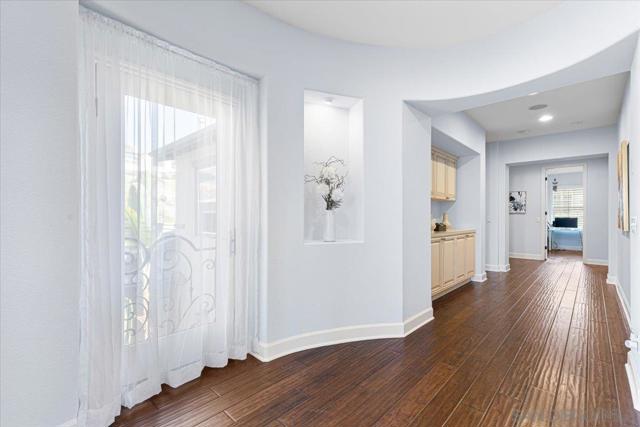 6839 Helenite Pl, Carlsbad CA: https://media.crmls.org/mediaz/79e7df42-a409-4690-ad09-4abff5de0116.jpg