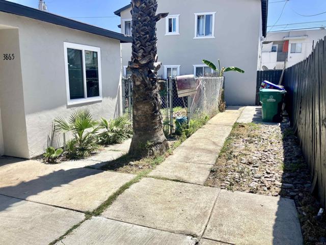 3867 71 Menlo Avenue, San Diego CA: https://media.crmls.org/mediaz/79e82d92-a479-4267-a61b-1bade3d4eac9.jpg