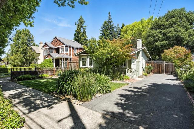333 Stanford Avenue, Palo Alto CA: https://media.crmls.org/mediaz/79e882dd-249d-416f-bf86-9b942f11eff7.jpg