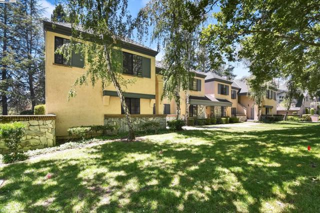 246 Canyon Woods Way, San Ramon CA: https://media.crmls.org/mediaz/79e8a52f-2fd7-4d38-a702-9b4b9b990ad5.jpg