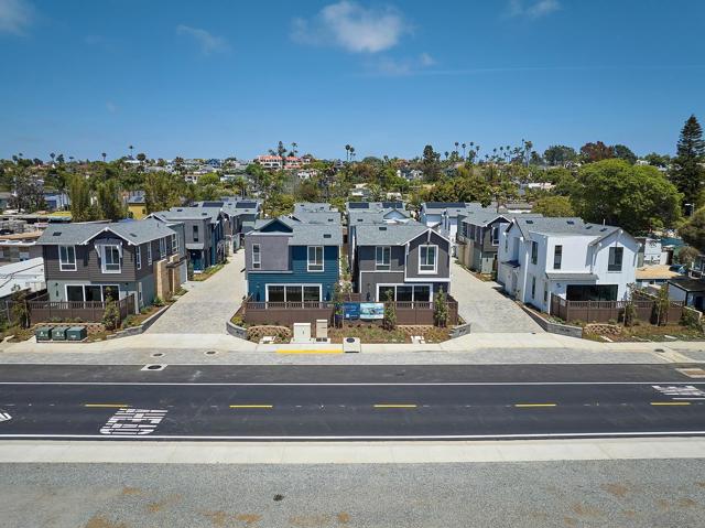 557 N Vulcan Ave, Encinitas CA: https://media.crmls.org/mediaz/79e8cec9-a1fa-4f67-b8d5-9fb7b149bb3a.jpg