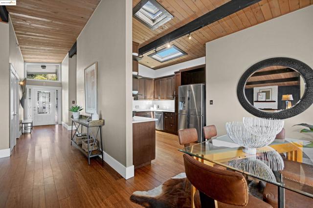 4329 Lawrence Dr, Castro Valley CA: https://media.crmls.org/mediaz/79e8db42-415a-4b38-ab2e-c631a09af0c9.jpg