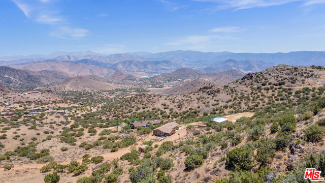 1794 Rebel Road, Acton CA: https://media.crmls.org/mediaz/79e97afd-0ed1-43b6-aa36-6930f134d252.jpg