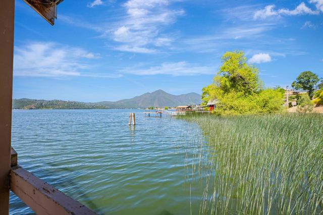 12340 Lakeshore Drive, Clearlake CA: https://media.crmls.org/mediaz/79e9fe91-71f9-4286-91d6-c8fbd68d706d.jpg