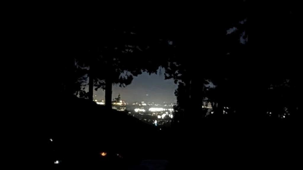 https://media.crmls.org/mediaz/79ea13e0-f763-4677-8c91-4c7b4067bd18.jpg?preset=X-Large