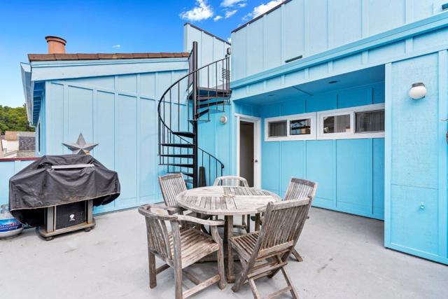 303 Cherry Avenue, Capitola CA: https://media.crmls.org/mediaz/79ea1ef1-f6e3-48fc-a091-09fa9345cab7.jpg