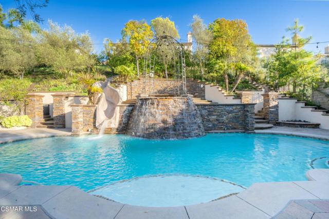483 Via Merla, Newbury Park CA: https://media.crmls.org/mediaz/79ea56c5-cf04-4548-83df-19b222fdcc5d.jpg
