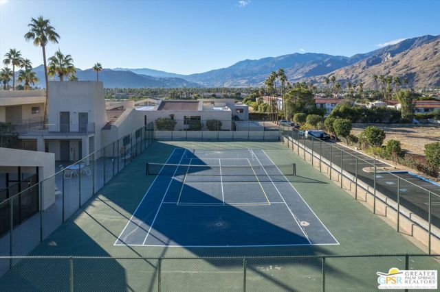 255 Avenida Caballeros, Palm Springs, California 92262, 2 Bedrooms Bedrooms, ,Condominium,For Sale,Avenida Caballeros,24433207