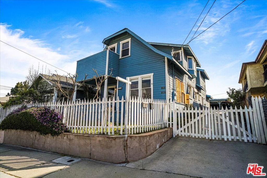 879 W Upland Avenue, San Pedro, CA 90731