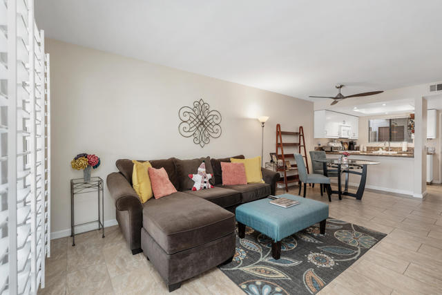 34324 Laura Way, Rancho Mirage CA: https://media.crmls.org/mediaz/79ead1e3-4392-4ff8-9399-40523d5325dd.jpg