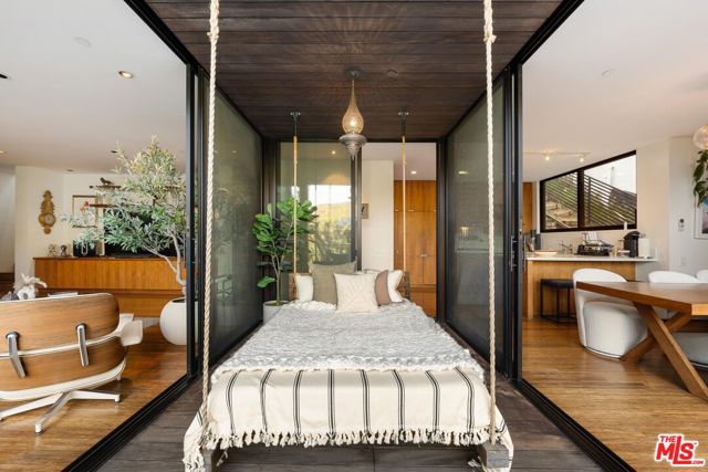 2020 Wattles Drive, Los Angeles CA: https://media.crmls.org/mediaz/79eb606a-4229-411f-ac46-48029f9b684e.jpg