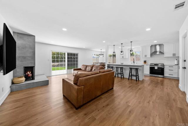 Detail Gallery Image 9 of 65 For 6461 Beaver Lake Ct, San Diego,  CA 92119 - 3 Beds | 2 Baths