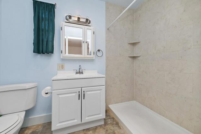 100 Wood Road, Los Gatos CA: https://media.crmls.org/mediaz/79eb8895-69db-4a04-8d66-f4239839e301.jpg