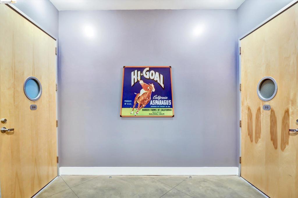 https://media.crmls.org/mediaz/79eb8cdf-7872-4095-a636-076bc940b521.jpg?preset=X-Large