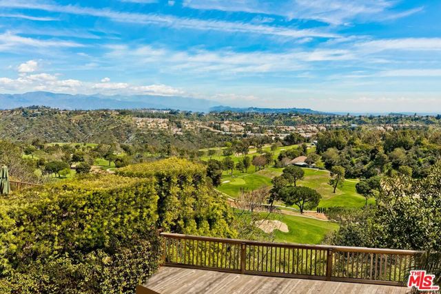 2286 Canyonback Road, Los Angeles CA: https://media.crmls.org/mediaz/79ebdd3d-b017-4e0e-b180-3b862d226e12.jpg