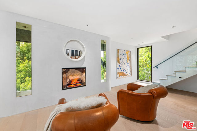 1782 Viewmont Drive, Los Angeles CA: https://media.crmls.org/mediaz/79ebe9bb-8fdd-48fa-9d6a-e5d8938cfd00.jpg