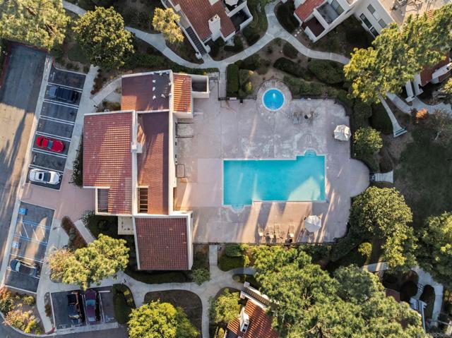 17885 Caminito Pinero, San Diego CA: https://media.crmls.org/mediaz/79ec11a2-1592-440a-92ec-886958eb53d0.jpg