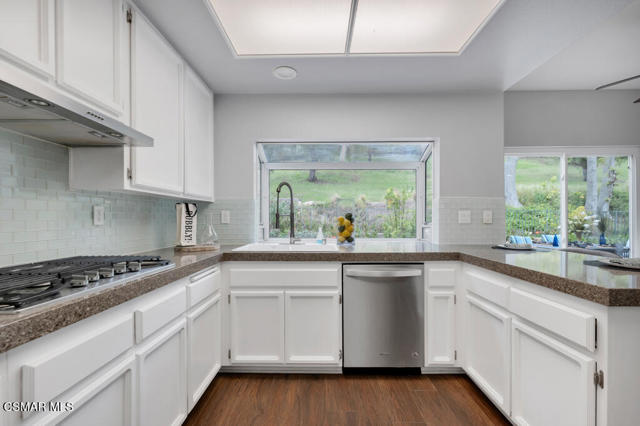 5092 Benedict Court, Oak Park CA: https://media.crmls.org/mediaz/79ec2451-7f45-4de1-9324-7de08f055f79.jpg