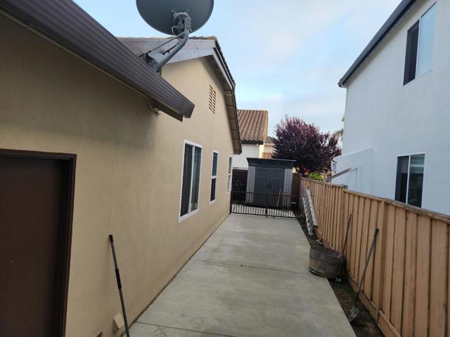 1875 Lancashire Drive, Salinas CA: https://media.crmls.org/mediaz/79ec64a0-4727-493d-b1cb-ec16ec75f522.jpg