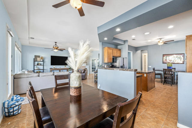 79704 Castille Drive, La Quinta CA: https://media.crmls.org/mediaz/79ec7ad2-f914-48b5-8948-95bd2476714b.jpg