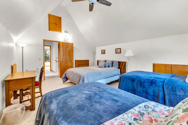 52402 Pine Ridge Road, Idyllwild CA: https://media.crmls.org/mediaz/79ee32fc-dafd-437a-9478-4309e0b0069e.jpg