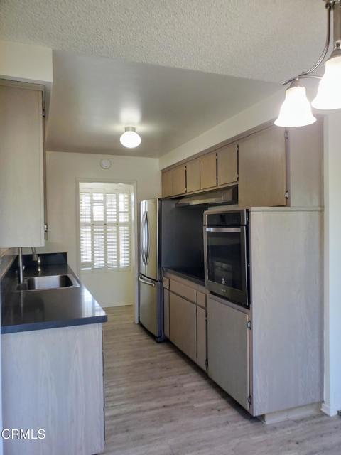 2943 Lexington Drive, Ventura CA: https://media.crmls.org/mediaz/79ef2d3b-1974-4e10-aea1-0f3bc7125701.jpg