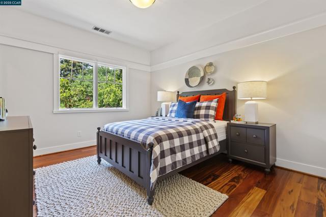 1754 Reliez Valley Rd, Lafayette CA: https://media.crmls.org/mediaz/79ef4cf4-57e9-44d7-9c0d-964b4445d990.jpg