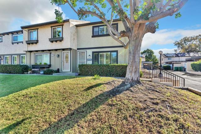 Detail Gallery Image 6 of 40 For 9555 Cottonwood Ave #E,  Santee,  CA 92071 - 2 Beds | 1/1 Baths