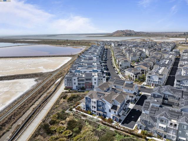 Image 34 of 39 For 9572 Seawind Way