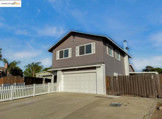 166 Norman Ct, Tracy CA: https://media.crmls.org/mediaz/79f07105-e4a3-4256-bf6e-3a7746ae9ada.jpg