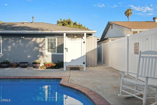 10325 Darling Road, Ventura CA: https://media.crmls.org/mediaz/79f10636-123d-4332-bfce-c7ce78e38fc3.jpg