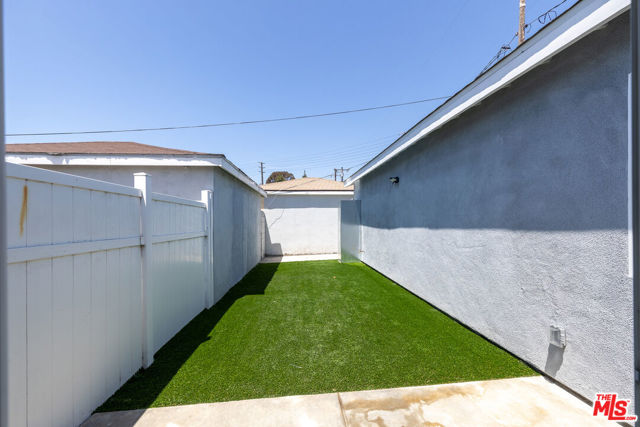 5123 W 130th Street, Hawthorne CA: https://media.crmls.org/mediaz/79f110a8-3166-4c14-9e70-0ed9927d4fed.jpg