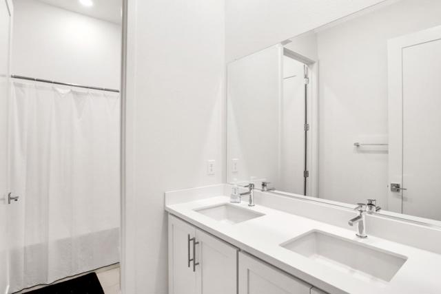 6326 Moser Way, Tracy CA: https://media.crmls.org/mediaz/79f1377b-7633-4687-a9a3-db0e76e7f79b.jpg
