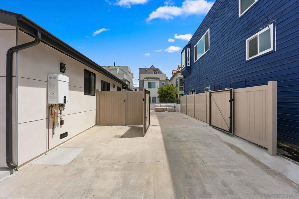 838 Portsmouth Court - photo 18